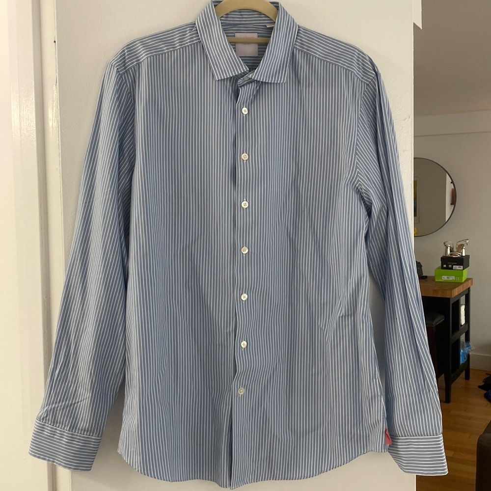 Never worn perfect condition pink men’s dress shirt, size large